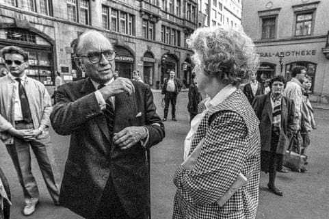 Ende der DDR 19900317DE Erste Freie Volkskammerwahl der DDR in Leipzig Eindrücke Otto Graf Lammsdorf FDP