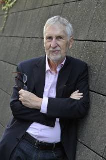 Volker Hage (Journalist, Autor) 10 18 thg Volker Hage am 12. Oktober 2018 während der Frankfurter Buchmesse Messe Literatur Frankfurt Main Deutschland deutsch deutscher Mann Schriftsteller Kritiker Literaturkritker Journalismus Literatur german journalism author writer hoch halb stehend neutral lächelnd Arme verschränkt verschränkte *** Volker Hage Journalist Author 10 18 thg Volker Hage on 12 October 2018 during the Frankfurt Book Fair Fair Literature Frankfurt Main Germany German German man writer critic literary critic journalism literature german journalism author writer tall half standing neutral smiling arms crossed crossed