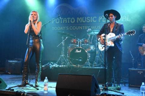 Laura van den Elzen and Mark Hoffmann live at the 1 Potato Music Festival in the Technikum München 20 10 2018 Foto:xP.xSchönbergerx xFuturexImage