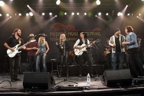 Silverrado Laura van den Elzen Mark Hoffmann and Rebel Bunch live at the 1 Potato Music Festival in the Technikum München 20 10 2018 Foto:xP.xSchönbergerx xFuturexImage