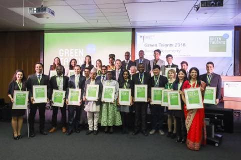 News Bilder des Tages (181022) -- BERLIN, Oct. 22, 2018 -- Guests and Green Talents Award 2018 winners pose for photos at the German Federal Ministry of Education and Research in Berlin, capital of Germany, on Oct. 22, 2018. Two Chinese scientists, together with 23 others from different countries, have been awarded the Green Talents Award 2018 by the German government on Monday for their achievements in sustainability related research.) GERMANY-BERLIN-GREEN TALENTS 2018 ShanxYuqi 