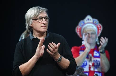 MOSCOW, RUSSIA - OCTOBER 22, 2018: Stage director Dmitry Krymov (L) awarded the Best Stage Production prize for Without a Dowry at a ceremony for the 27th Crystal Turandot Award, an independent theatre prize, held at Moscow s Vakhtangov Theatre. Valery Sharifulin TASS  TS094CD5