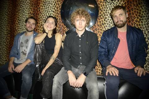 Kilian Reischl, Marie Kobylka, Christoph Werner und Robin Karow von Cosby im Lux. Hannover, 22.10.2018 *** Kilian Reischl Marie Kobylka Christoph Werner and Robin Karow of Cosby in Lux Hannover 22 10 2018 Foto:xR.xKeuntjex xFuturexImage