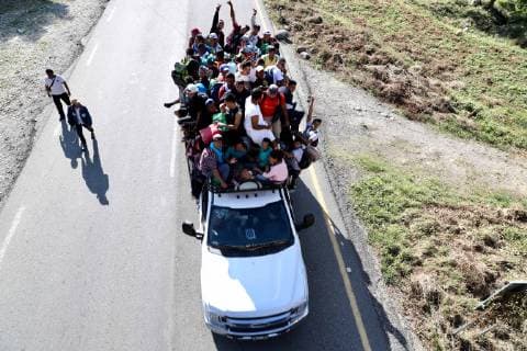October 25 2018 EUM20181025NAC20 JPG PIJIJIAPAN Chis Migrants Migrants Caravan Caravan migrant leaves from the first hours of this Thursday, October 25, Mepastepec on its way to its next destination in Pijijiapan to the center of the coast of the state of Chiapas On their way they ask for help to all kinds of vehicles to get to the place where they will spend the night more quickly Photo Agency EL UNIVERSAL MAR  - ZUMAu78_ 20181025_zaf_u78_031 Copyright: xValentexRosasx