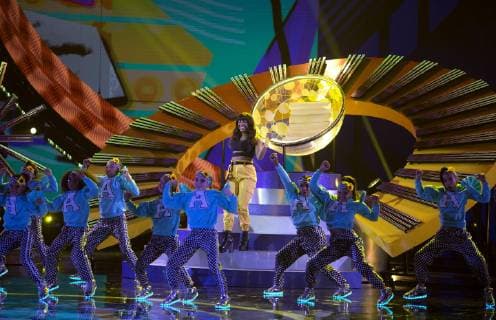 Brazilian singer Anitta (C) performs on stage during the fourth edition of the Latin American Music Awards (Latin AMAs), at the Dolby Theater, located in the heart of Hollywood, Los Angeles, USA, 25 October 2018. Latin American Music Awards (Latin AMAs) in Hollywood !ACHTUNG: NUR REDAKTIONELLE NUTZUNG!  Copyright: xArmandoxArorizox HOL03 20181026-636761246973348488