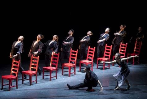 Entertainment Themen der Woche KW43 Entertainment Bilder des Tages China, BeijingDance LDTX Tanzaufführung in Wuhan (181026) -- WUHAN, Oct. 26, 2018 -- Dancers of BeijingDance LDTX perform modern dance Prism ¡¤ Angels at Zhongnan Theatre in Wuhan, capital of central China s Hubei Province, Oct. 25, 2018. ) (yxb) CHINA-WUHAN-MODERN DANCE(CN) XiaoxYijiu 