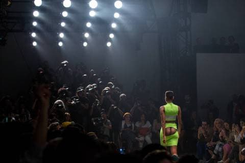 Entertainment Themen der Woche KW43 Entertainment Bilder des Tages October 26, 2018 - Sao Paulo, Sao Paulo, Brazil - Model presents creation by Cacete Company, during the Sao Paulo Fashion Week (SPFW), N46 edition, in Sao Paulo, Brazil. Sao Paulo Brazil - ZUMAl146 20181026_zaf_l146_008 Copyright: xPauloxLopesx
