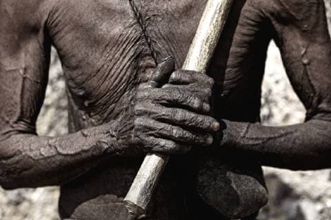 IMAGO Nature: Unsere Erde, Naturschutz, Indigene Völker Bushman San Buschmann in Namibia, Kalahari desert Ghanzi Namibia Copyright: DavidxSantiagoxGarcia GADA008711