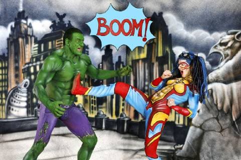 From the FARBKÖRPER Bodypainting Facetten Kalender 2019 Hulk vs Iron Quinn Photoshooting with the models Fred and Sarah as Hulk and Iron Quinn in a comic backdrop in the Fotostudio Schubert in Niedernwöhren FARBKÖRPER is a project of the photographer Tschiponnique Skupin and the bodypainter and transformer Enrico Lein showing the versatility of bodypainting Foto:xT.xSkupinx xFuturexImage