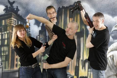 The makers of FARBKÖRPER Bodypainting Facetten Kalender 2019 Painting Assistant Maria Skupin Bodypainter Jörg Düsterwald Bodypainter Enrico Lein and photographer Tschiponnique Skupin at work FARBKÖRPER is a project of photographer Tschiponnique Skupin and bodypainter and transformer Enrico Lein showing the versatility of bodypainting Foto:xT.xSkupin,xB.xSchubertx xFuturexImage