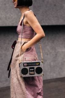 Entertainmeint Bilder des Tages A chic showgoer attending Mercedes-Benz Fashion Week in Tbilisi, Georgia - Nov 1, 2018 - MBFWTbilisi: Spring 2019 Street Style Day 1, Tbilisi Georgia  Copyright: xAngelinaxIlmastx h_00563425