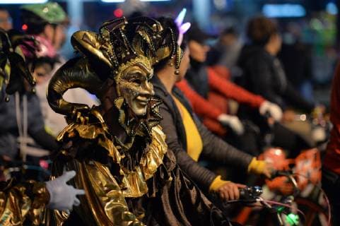 (181104) -- MEXICO CITY, Nov. 4, 2018 -- Photo taken on Nov. 3, 2018 shows a participant during the Night of the Dead in Bike in downtown Mexico City, capital of Mexico. Thousands of Mexicans gathered on Saturday in downtown Mexico City to join the event as part of celebration of the annual Day of the Dead. )(zhf) MEXICO-MEXICO CITY-NIGHT OF THE DEAD IN BIKE XinxYuewei 
