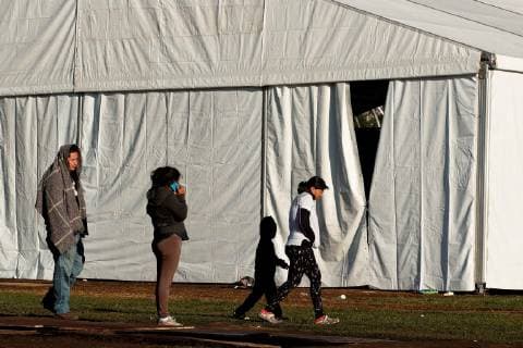 Central American migrants gather in the Jesus Martinez Palillo Sports Facilities in Ciudad de Mexico, Mexico, 05 November 2018. Mexico City is preparing to welcome some 5,000 Central Americans who make up the migrant caravan that entered Mexico on 19 October with the intention of reaching the United States. Migrants to decide if the continue traveling to USA !ACHTUNG: NUR REDAKTIONELLE NUTZUNG!  Copyright: xJoséxMéndezx MEX03 20181105-636770319514346037