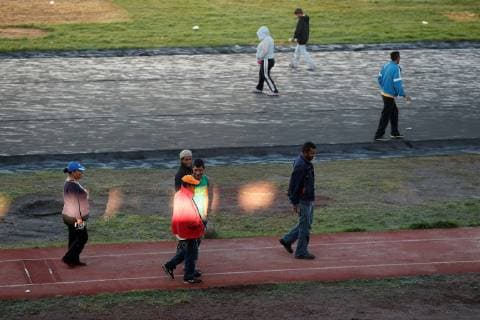 Central American migrants walk aroun in the Jesus Martinez Palillo Sports Facilities in Ciudad de Mexico, Mexico, 05 November 2018. Mexico City is preparing to welcome some 5,000 Central Americans who make up the migrant caravan that entered Mexico on 19 October with the intention of reaching the United States. Migrants to decide if the continue traveling to USA !ACHTUNG: NUR REDAKTIONELLE NUTZUNG!  Copyright: xJoséxMéndezx MEX11 20181105-636770329043465709