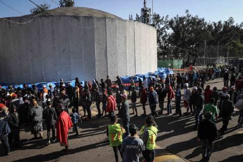 November 6, 2018 - EUM20181106NAC01.JPG.CIUDAD DE MEXICO Migration Migracion-Caravana.- Migrantes provenientes de distintos paises de Centroamerica permanecen, por tercer dia consecutivo, en las instalaciones del Estadio Jesus Martinez Palillo , en la alcaldia de Magdalena Mixhiuca, donde descansan para posteriormente continuar su recorrido con direccion a la frontera norte de Mexico, el martes 6 de octubre de 2018. Foto: Agencia EL UNIVERSAL Garcia EVZ  - ZUMAu78_ 20181106_zaf_u78_001 Copyright: xJuanxCarlosxReyesx