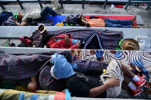 November 6, 2018 - EUM20181106NAC25.JPG.CIUDAD DE MEXICO, MigrationMigracion-Caravana.-Migrantes provenientes de distintos paises de Centroamerica permanecen en las instalaciones del Estadio Jesus Martinez Palillo , en la alcaldia de Iztacalco, al Oriente de la Ciudad de Mexico, en donde descansan para continuar su recorrido con direccion a la frontera norte de Mexico, tres dias despues de que llegara el primer grupo al recinto. 6 noviembre 2018. Foto: Agencia EL UNIVERSALAFBV  - ZUMAu78_ 20181106_zaf_u78_050 Copyright: xElxUniversalx