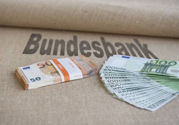 Finances Bundesbank Symbol picture Copyright: xMEVx ALLMV140012