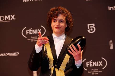 Argentinian actor Lorenzo Ferro with the Fenix Award, in Mexico City, Mexico, 7 November 2018. Colombian film PAjaros de verano and Argentine Film Zama , which started as favorites of the Fenix Awards of Ibero-American films, did not disappoint and became the films with the highest number of awards in the fifth edition of the event. Fenix Awards of Ibero-American films !ACHTUNG: NUR REDAKTIONELLE NUTZUNG!  Copyright: xMarioxGuzmanx AME403 20181108-636772603712967541
