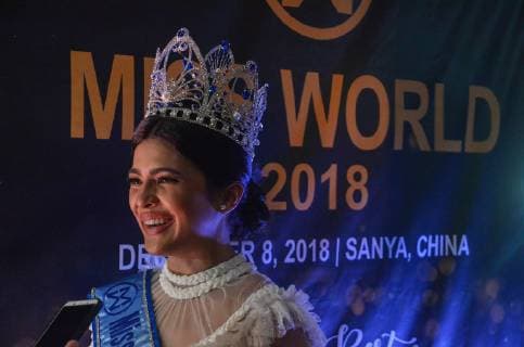 Entertainment Themen der Woche KW45 Entertainment Bilder des Tages Miss World Philippines 2018 Katarina Rodriguez Miss World Philippines 2018 and Miss Intercontinental Philippines 2017; Katarina Rodriguez during the press conference. Quezon City Metro Manila Philippines Annabel s Restaurant, Tomas Morato  RobertxOswaldxAlfiler