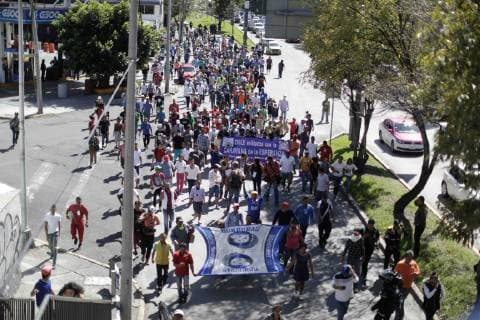 November 8, 2018 - EUM20181108SOC01.JPG .CIUDAD DE MEXICO. MigrationMigracion-Marcha.- 8 de noviembre de 2018. Un grupo de la Caravana Migrante marcha hacia las instalaciones del Alto Comisionado de las Naciones Unidas para los Refugiados (ACNUR) en la colonia Polanco, en donde pediran autobuses para atravesar en pais con seguridad. Foto: Agencia EL UNIVERSALLuis CortesEELG  - ZUMAu78_ 20181108_zaf_u78_043 Copyright: xElxUniversalx
