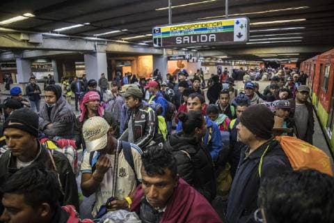 November 9, 2018 - EUM20181109NAC07.JPG .CIUDAD DE MEXICO. MigrantsMigrantes-Caravana.- 9 de noviembre de 2018. Un grupo de la Caravana Migrante decidieron dejar el albergue en el Estadio Jesus Martinez Palillo y continuar su viaje rumbo al norte del pais. Esta manana utilizaron el metro para dirigirse a la estacion Cuatro Caminos, para seguir hacia Queretaro. Foto: Agencia EL UNIVERSALYadin XolalpaEELG  - ZUMAu78_ 20181109_zaf_u78_016 Copyright: xElxUniversalx