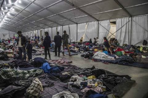 November 9, 2018 - EUM20181109NAC49.JPG.CIUDAD DE MEXICO, Migrants Migrantes-Caravana.- 9 de noviembre del 2018. Aspectos del albergue instalado en el Estadio Jesus Martinez Palillo en la Ciudad Deportiva Magdalena Mixhuca, en donde los integrantes de la caravana migrante que decidieron quedarse un dia mas pasan lo que seria su ultima noche en el lugar, al amanecer tienen contemplado ir hacia Queretaro. Foto: Agencia EL UNIVERSAL MAR.  - ZUMAu78_ 20181109_zaf_u78_138 Copyright: xYadinxXolalpax