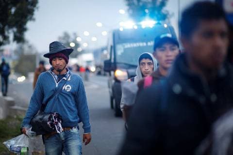 Migrants walk in Queretaro, Mexico, 10 November 2018. Thousands of migrants who were camping in Mexico City are going toward United States by walking after failing to get the UN to provide free transportation. Migrants caravan left Mexico City and set off in US direction !ACHTUNG: NUR REDAKTIONELLE NUTZUNG!  Copyright: xJaquelinexLópezx AME1989 20181110-636774768599643686