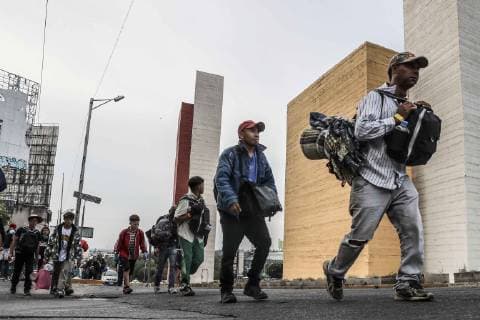 November 10, 2018 - EUM20181110NAC24.JPG .CIUDAD DE MEXICO. MigrantsMigrantes-Caravana.- 10 de noviembre de 2018. Esta manana, integrantes de la Caravana Migrante partieron del albergue del Estadio Jesus Martinez Palillo rumbo a Queretaro. Caminaron por el Periferico, utilizaron el transporte publico yo pidieron aventon . En la imagen, su paso por las Torres de Satelite. Foto: Agencia EL UNIVERSALJuan Carlos ReyesEELG  - ZUMAu78_ 20181110_zaf_u78_041 Copyright: xElxUniversalx