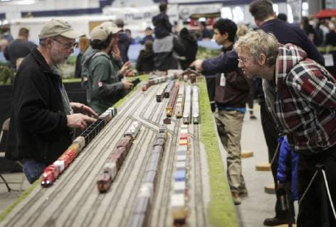 Vancouver, Modellbahnmesse Train Expo (181111) -- VANCOUVER, Nov. 11, 2018 -- Model train hobbyists display their rail setups during the 2018 Vancouver Train Expo in Vancouver, Canada, Nov. 10, 2018. The two-day event showed train models with miniature railway setups from over 60 exhibitors of Canada. ) (zhf) CANADA-VANCOUVER-TRAIN EXPO LiangxSen 