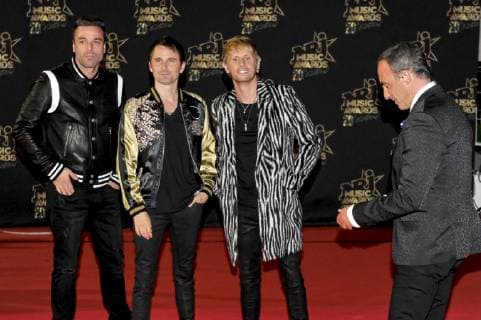 Muse - Chris Wolstenholme - Matt Bellamy - Dominic Howard - Nikos Aliagas CELEBRITEE - 20th NRJ Music Awards - Cannes - 10 11 2018 NorbertScanella Panoramic 