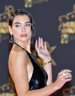 Dua Lipa CELEBRITEE - 20th NRJ Music Awards - Cannes - 10 11 2018 NorbertScanella Panoramic 