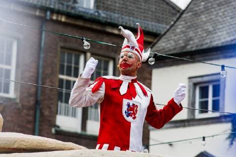 Hoppeditz Erwachen, Karneval, Düsseldorf, Deutschland Düsseldorf, Deutschland, 11. November 2018. Der Hoppeditz. Beginn der Karnevalssession 2018 2019 mit dem Event Hoppeditz Erwachen in Düsseldorf. *** Hoppeditz Erwachen Karneval Düsseldorf Germany Düsseldorf Germany 11 November 2018 The Hoppeditz start of the carnival session 2018 2019 with the event Hoppeditz Erwachen in Düsseldorf