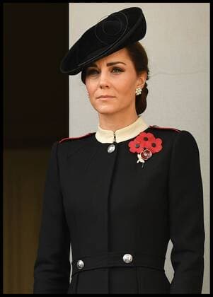 . 11 11 2018. London, United Kingdom. Remembrance Sunday and the Centenary of the Armistice. Queen Elizabeth II accompanied by members of the Royal family including Prince Charles, Prince of Wales and Camilla, The Duchess of Cornwall, Prince William, Duke of Cambridge and Catherine, The Duchess of Cambridge, Prince Harry, The Duke of Sussex and Meghan, The Duchess of Sussex , attend the Remembrance Sunday service at The Cenotaph in central London on the Centenary of the end of the First World War. xAndrewxParsonsx xi-Imagesx IIM-18831-0034