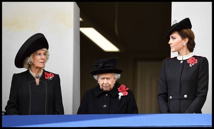 Entertainment Themen der Woche KW45 Entertainment Bilder des Tages . 11 11 2018. London, United Kingdom. Remembrance Sunday and the Centenary of the Armistice. Queen Elizabeth II accompanied by members of the Royal family including Prince Charles, Prince of Wales and Camilla, The Duchess of Cornwall, Prince William, Duke of Cambridge and Catherine, The Duchess of Cambridge, Prince Harry, The Duke of Sussex and Meghan, The Duchess of Sussex , attend the Remembrance Sunday service at The Cenotaph in central London on the Centenary of the end of the First World War.  xAndrewxParsonsx xi-Imagesx IIM-18831-0044