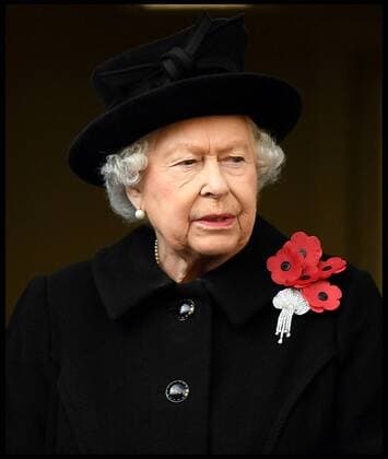 Entertainment Bilder des Tages . 11 11 2018. London, United Kingdom. Remembrance Sunday and the Centenary of the Armistice. Queen Elizabeth II accompanied by members of the Royal family including Prince Charles, Prince of Wales and Camilla, The Duchess of Cornwall, Prince William, Duke of Cambridge and Catherine, The Duchess of Cambridge, Prince Harry, The Duke of Sussex and Meghan, The Duchess of Sussex , attend the Remembrance Sunday service at The Cenotaph in central London on the Centenary of the end of the First World War. xAndrewxParsonsx xi-Imagesx IIM-18831-0077
