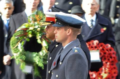 News Themen der Woche KW45 Entertainment Bilder des Tages The National Service of Remembrance at the Cenotaph, London to remember those who have died from all conflicts since the First World War. The customary Two Minutes Silence is observed at 11.00 am. Following the Royal British Legion s Veterans March, 10,000 members of the public take part in A Nation s Thank You - The People s Procession. The procession past the Cenotaph is an opportunity for the public to give thanks to a generation who endured and sacrificed so much. NOVEMBER 11th 2018  TSTx184185