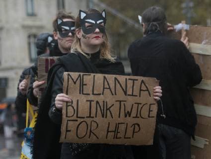 News Themen der Woche KW45 News Bilder des Tages November 11, 2018 - Paris, France - Several thousand people gathered at the Place de la Republique in Paris at the call of several feminist, environmental, lgbt and anti-fascist and anti-racist associations to protest against Donald Trump s visit to Paris on the occasion commemorations of the centenary of the Armistice of 1918. They intended to denounce the policy of the American president. Beyond Trump s presence, protesters wanted to denounce the imperialism of western leaders. Paris France  - ZUMAn230 20181111_zaa_n230_364 Copyright: xEstellexRuizx