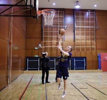 Federal Foreign Minister Heiko Maas SPD meets German and Chinese youths as part of basketball training under the direction of Alba Berlin at the German Embassy School Beijing 12 11 2018 Beijing Beijing China Copyright: xIngaxKjerx