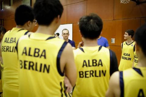 Federal Foreign Minister Heiko Maas SPD meets German and Chinese youths as part of basketball training under the direction of Alba Berlin at the German Embassy School Beijing 12 11 2018 Beijing Beijing China Copyright: xIngaxKjerx