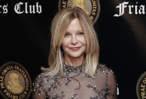 Meg Ryan arrives on the red carpet when the Friar s Club Honors Billy Crystal with their Entertainment Icon Award at The Ziegfeld Ballroom on November 12, 2018 in New York City.  NYP20181112214 JOHNxANGELILLO
