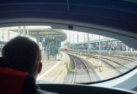 Feature DB railway, Nürnberg, August 26, 2018 Cockpit of an Inter City Express ICE with train driver in Nürnberg, Germany, August 26, 2018. Photo: MAGICS Peter Schatz