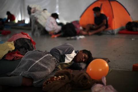 Members of the second migrant caravan rest at the Jesus Martinez Palillo sports stadium, in Mexico City, Mexico, 13 November 2018. Around 1200 people arrived at the complex in the last 24 hours after the first caravan resumed its journey to the United States past Sunday. Second migrant caravan arrives in Mexico City !ACHTUNG: NUR REDAKTIONELLE NUTZUNG!  Copyright: xMariaxdexlaxLuzxAscenciox AME3508 20181113-636777374849738275