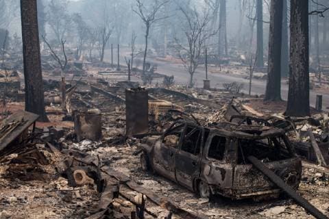 News Themen der Woche KW46 News Bilder des Tages November 13, 2018 - Paradise, California, USA - A residential neighborhood is burnt to ashes after the Camp Fire ripped through Paradise, California. Paradise USA - ZUMAj106 20181113_zap_j106_003 Copyright: xJoelxAngelxJuarezx