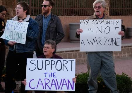 November 13, 2018 - Tucson, Arizona, USA - Pro immigrants rights protest in Tucson in support of the migrant caravan traveling through Mexico towards the US border. They denounced the stationing of US troops by President Trump on the border to hault the caravan if they reach the Arizona and support the migrants rights to apply for asylum. Tucson USA - ZUMAb411 20181113_zap_b411_004 Copyright: xChristopherxBrownx
