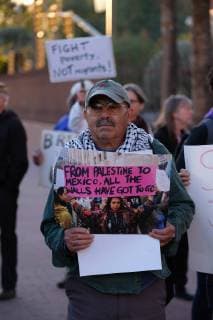 November 13, 2018 - Tucson, Arizona, USA - Pro immigrants rights protest in Tucson in support of the migrant caravan traveling through Mexico towards the US border. They denounced the stationing of US troops by President Trump on the border to hault the caravan if they reach the Arizona and support the migrants rights to apply for asylum. Tucson USA - ZUMAb411 20181113_zap_b411_005 Copyright: xChristopherxBrownx