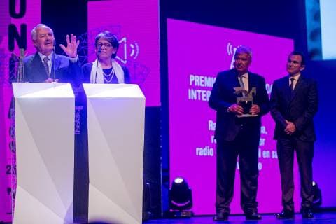 (L-R) Director of the radio show 6AM Hoy por hoy of Caracol Radio Dario Arizmendi, Director of RCN Radio Yolanda Ruiz, RCN Radio President Fernando Molina Soto and General Director of Caracol Radio Juan Ignacio Reglero receive the International Radio Ondas Award for the 70th anniversary of the Colombian radio during the 65th Ondas Awards, at the Gran Teatre del Liceu, in Barcelona, Catalonia, Spain, 14 November 2018. 65th Ondas Awards !ACHTUNG: NUR REDAKTIONELLE NUTZUNG!  Copyright: xQuiquexGarciax GRAF8759 20181115-636778374416404950