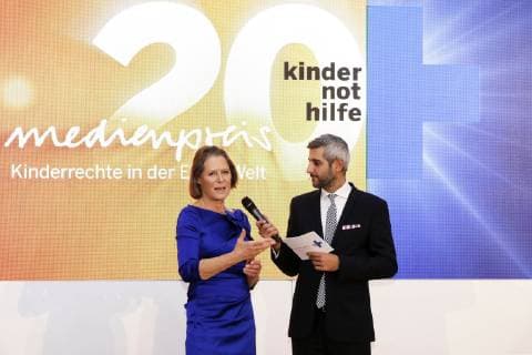 Christina Rau and Michel Abdollahi at the 20th Media Award Childrens Rights in the One World of Kindernothilfe in Bellevue Castle Berlin 15 11 2018 Foto:xM.xDelamerx xFuturexImage