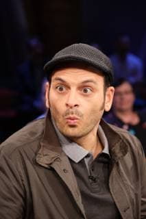 Entertainment Bilder der Woche KW46 Entertainment Bilder des Tages Hamburg Kaya Yanar NDR Talk Show Fototermin im NDR Studio in Hamburg Lokstedt am 16.11.2018 vor der Sendung am gleichen Abend *** Hamburg Kaya Yanar NDR Talk Show Photography at the NDR Studio in Hamburg Lokstedt on 16 11 2018 before the show on the same evening