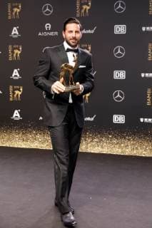 Claudio Pizarro at the Bambi 2018 award ceremony on 16 11 2018 in Berlin Bambi 2018 award ceremony in Berlin