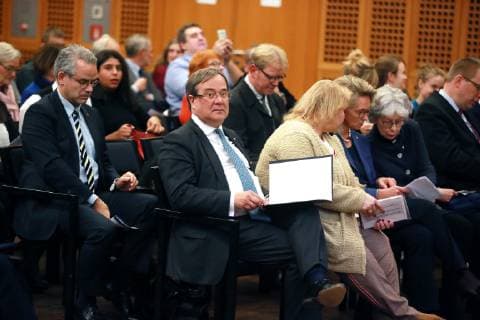 Tolerance rings and school prize Tolerance makes school 2018 in the Wallraf Richartz Museum NRW Prime Minister Armin Laschet 16 11 2018